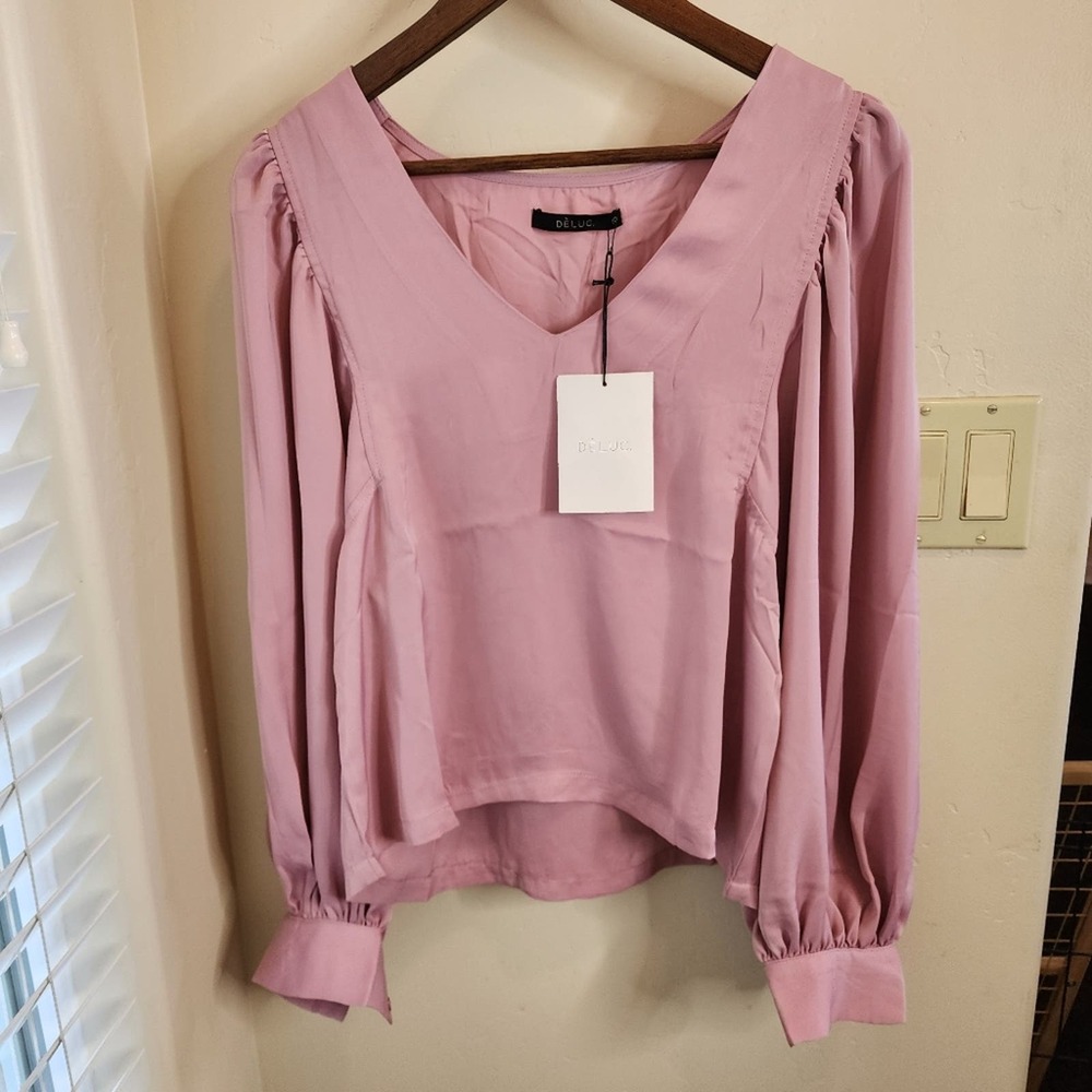 Dèluc Angela blouse in Old Rose color, Large, NWT